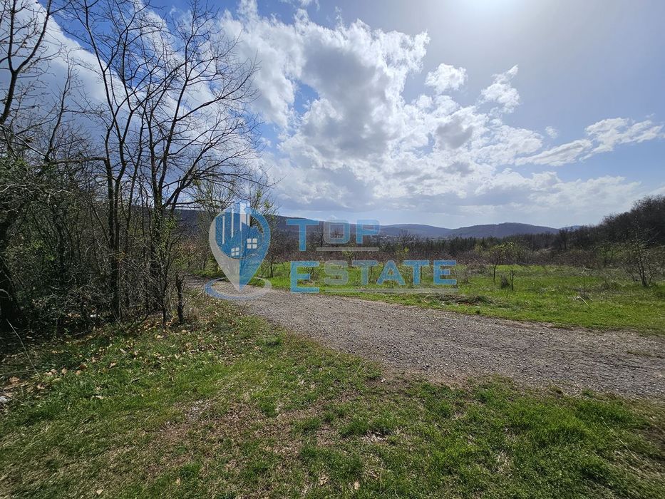 Парцел в Габрово, област-с.Зая площ 1500 цена 12800