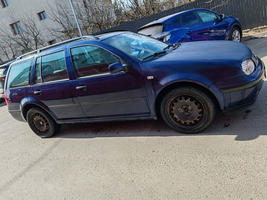 Vand/schimb golf 4 1.6 benzina