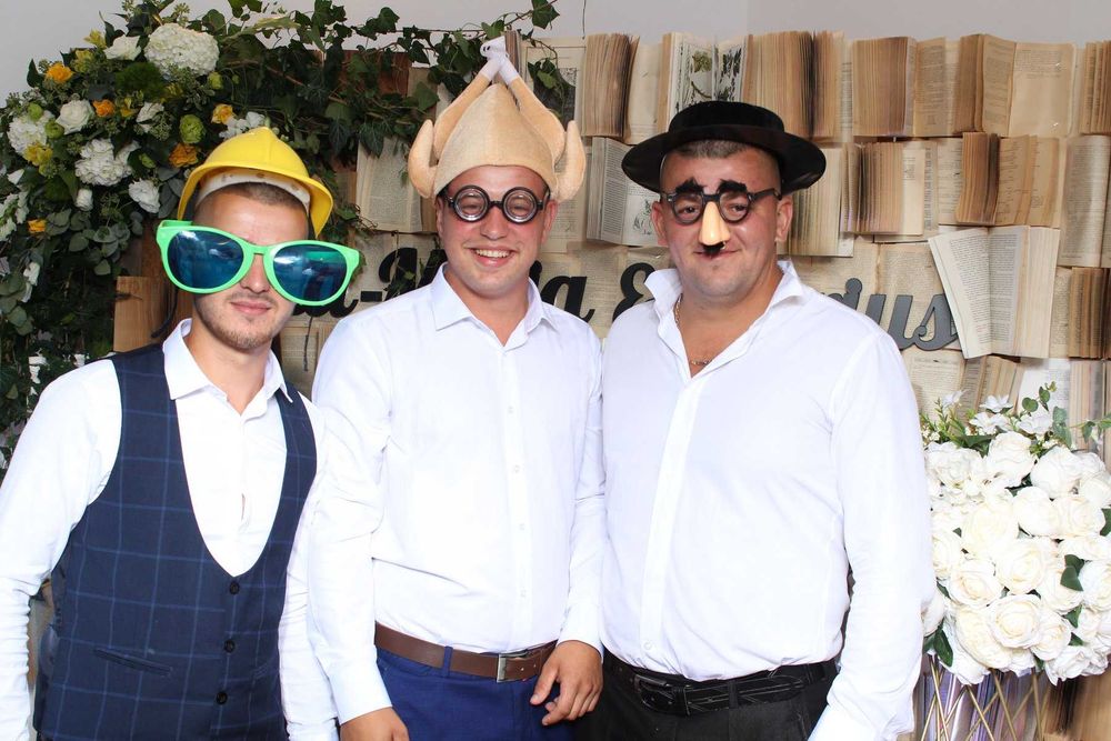 Inchiriere Cabina Foto Oferta pe ore/poze nelimitat