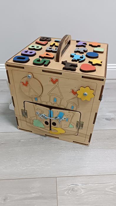 Продам срочно бизиборд