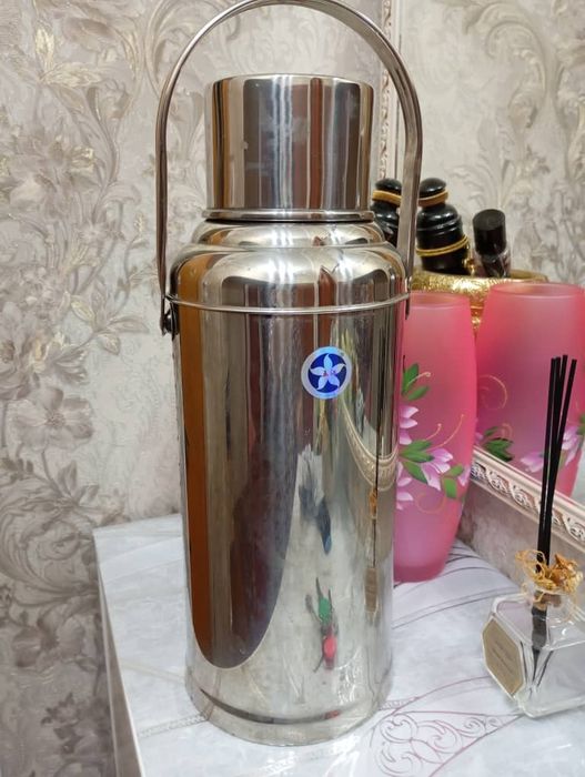 Термос новый продам