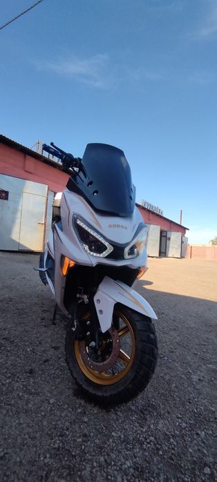 Продам макси мопед