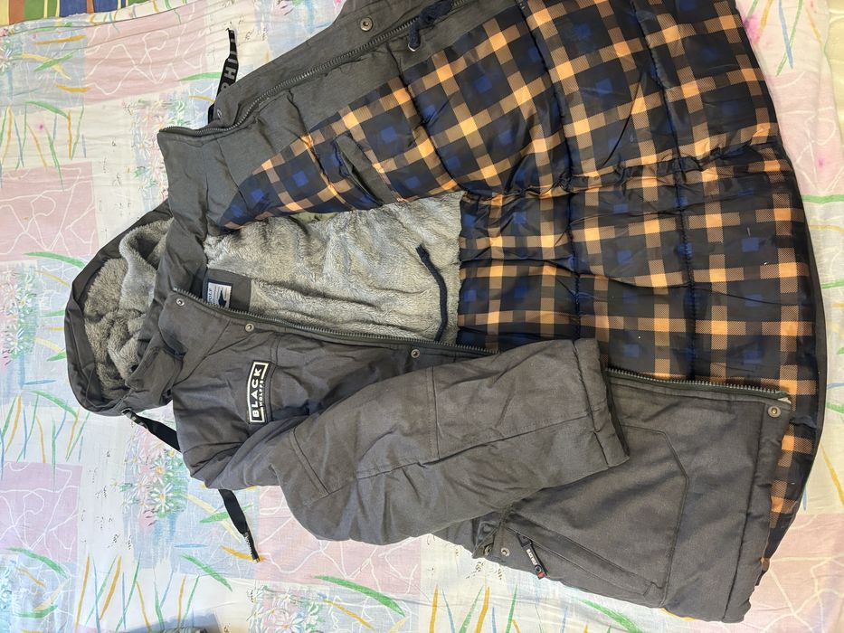 Куртки теплые отдам даром