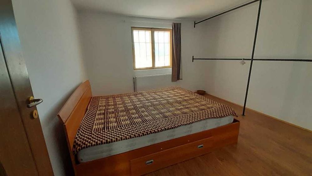 Casa spatioasa in Com Voinesti DB la pret de apartament în Targoviste
