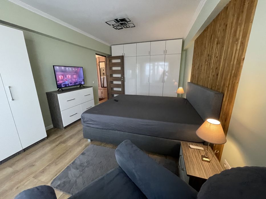 Inchiriez Apartament 2camere, 65mp /Decebal/loc de parcare