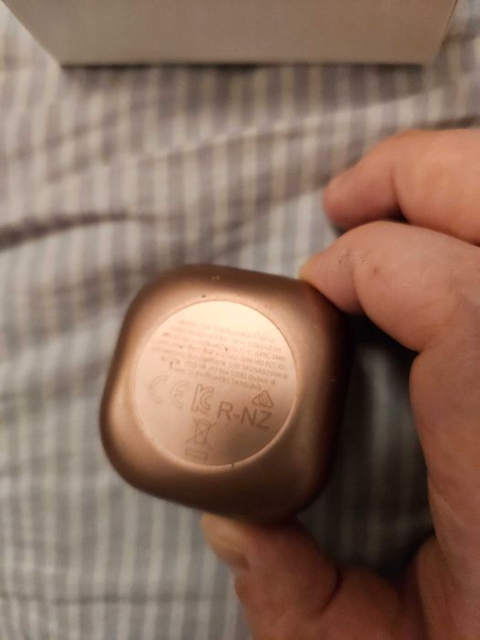 Слушалки airbuds