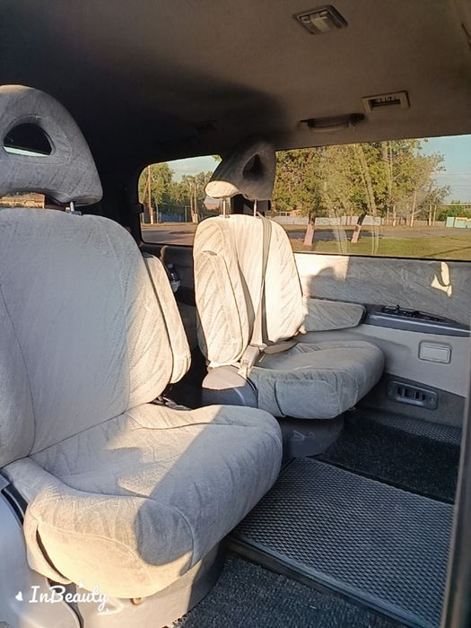 Продам машину идеально для большой семьи