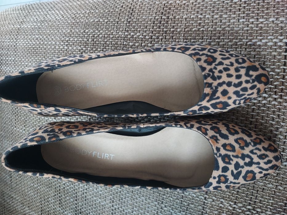 Pantofi eleganți animal print