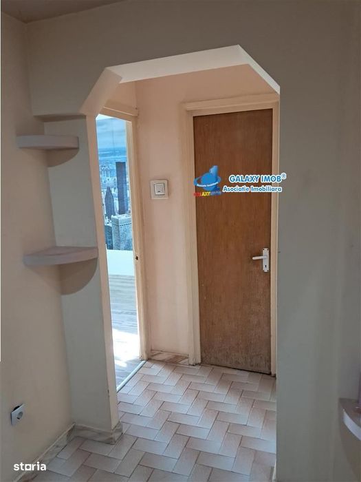 vanzare ap cu 3 camere cf 1 dec  . TRIVALE  .