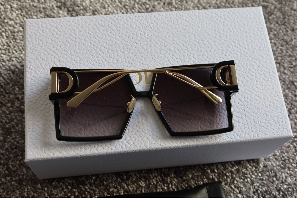 Ochelari Dior.