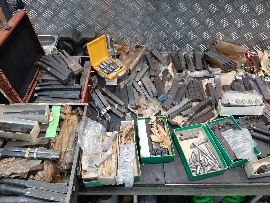 Фрезы разные. К фрезерному станку.Цанги  патроны