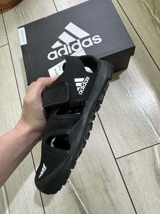 Нови оригинални детски сандали Adidas
