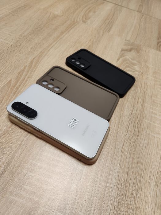 Samsung Galaxy A56 5G 128GB (Awesome White) - Като нов + ПОДАРЪК калъфи!