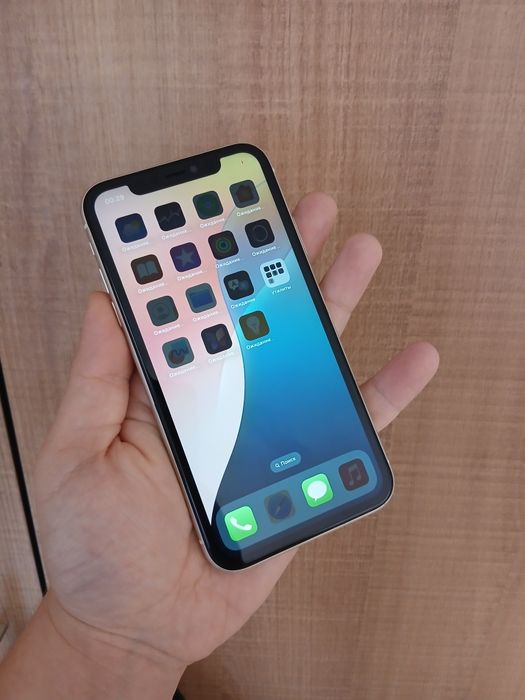 В продаже Айфон 11.