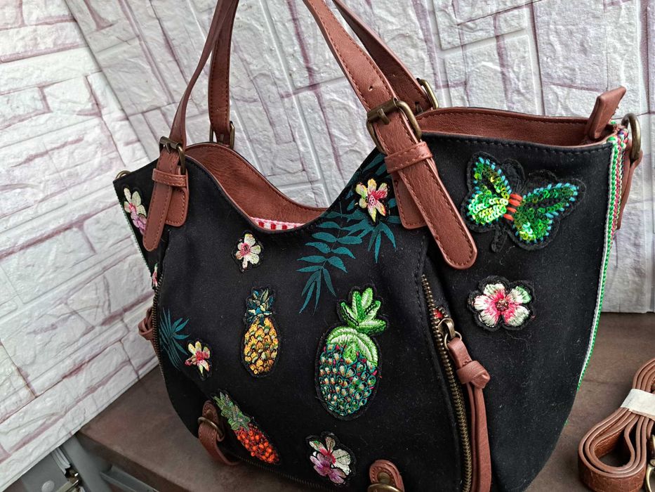 дамска чанта Desigual,черна текстилна чанта,торба
