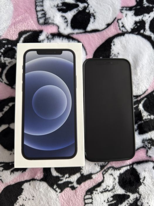 Продам Iphone 12