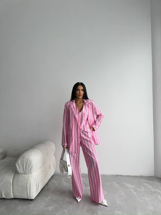 Страхотен сет от три части наличен в размер  М