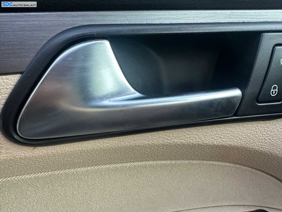 Clapeta Maner Deschidere Usa Portiera Stanga Fata Volkswagen Touran 1T3 2010 - 2015 [C8128]