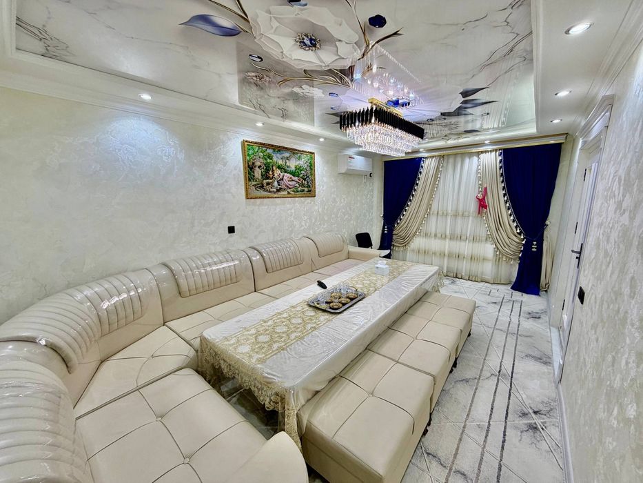 Уголок деван узунлиги 4.50 эни 2.50