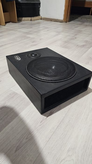 Продам сабвуфер в авто