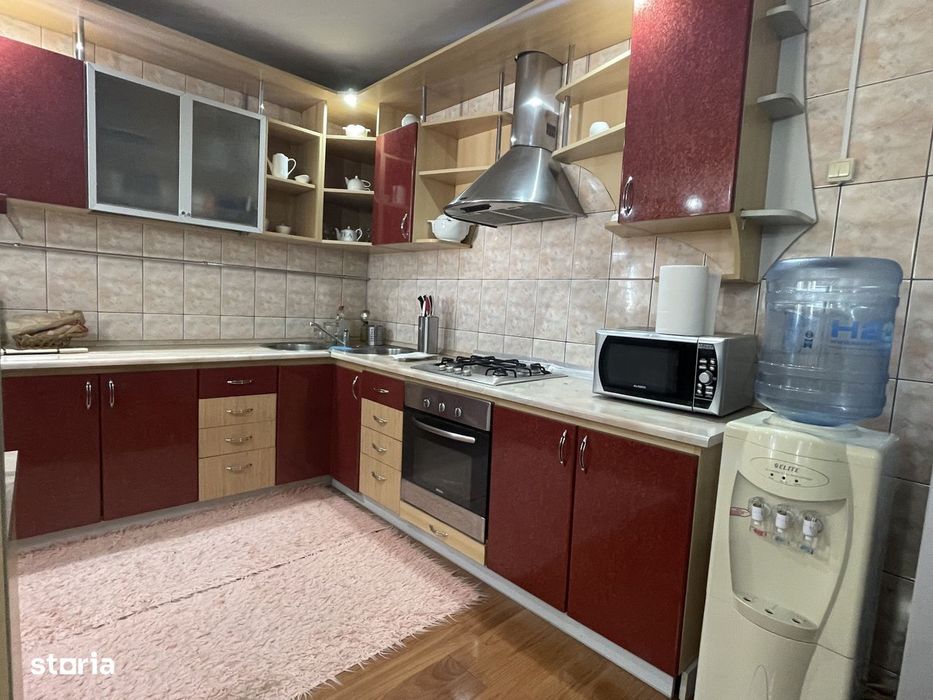 Casa 8 camere– Savinesti