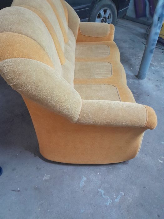 Диван домашний оранжевый