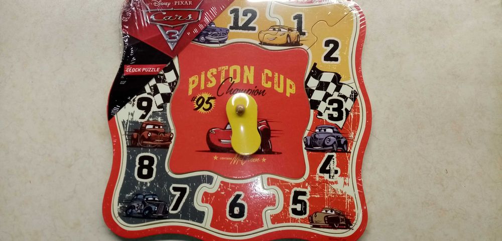 Образователен, дървен пъзел McQueen, часовник с числата.
