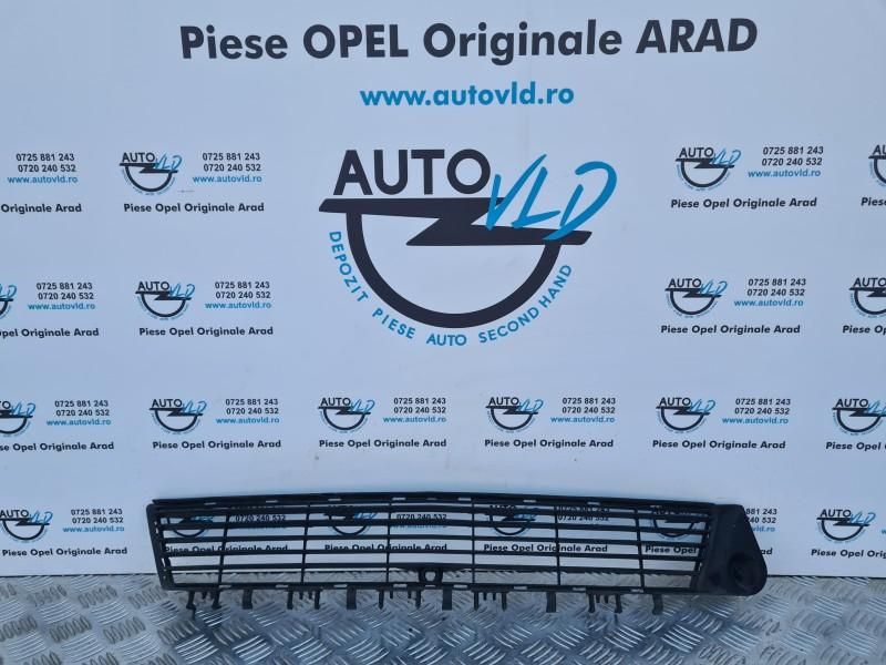 Grila inferioara bara fata Opel Vectra C