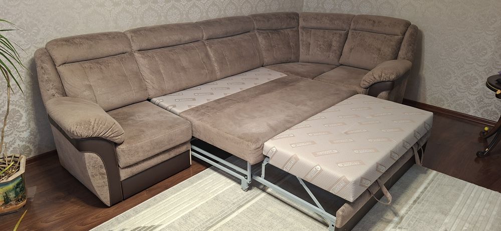 Диван, производство Беларусь. В отличном состоянии.