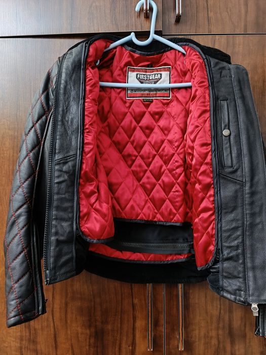 Женская мото куртка от бренда FIRSTGEAR