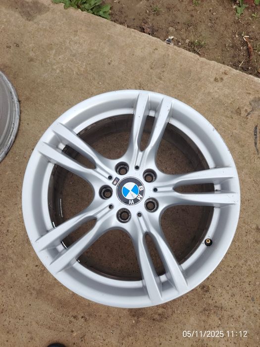 Vând jante BMW 400M R18