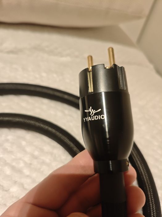 Cabluri alimentare profesionale din cupru OFC(17mm grosime) C13,C15