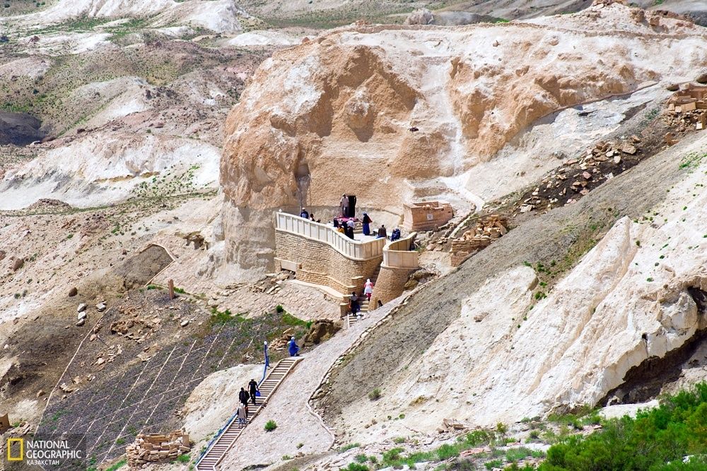 Бекет Ата апарамыз Гид мен бирге