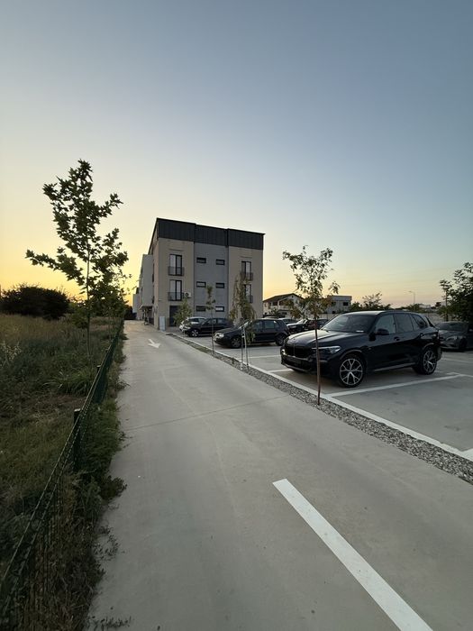 decomandata, bloc nou, zona anl parc Romanescu