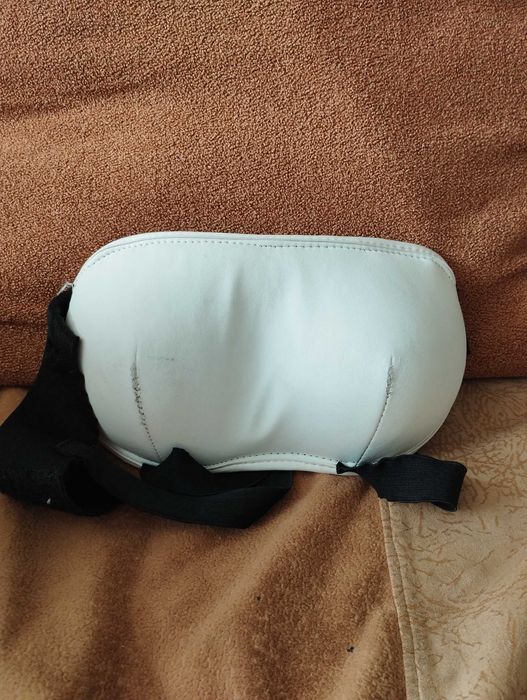 Защитный нагрудник для девочки