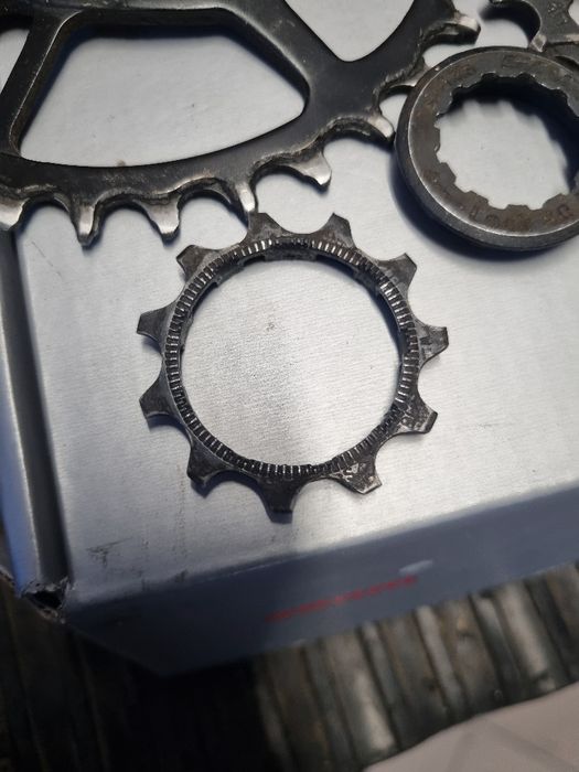 Caseta pinioane 12 v sram