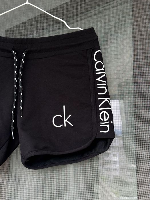 Дамски къси панталони Calvin Klein - размер S, Отлично състояние