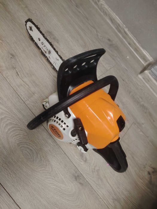 Бензинов трион STIHL MS 211 c