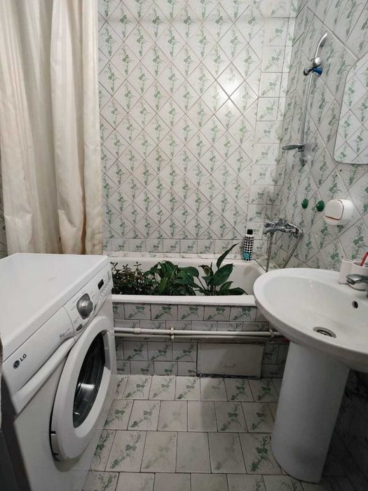 Сдается 2х комн квартира