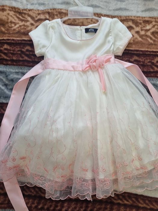 Продам детские платья