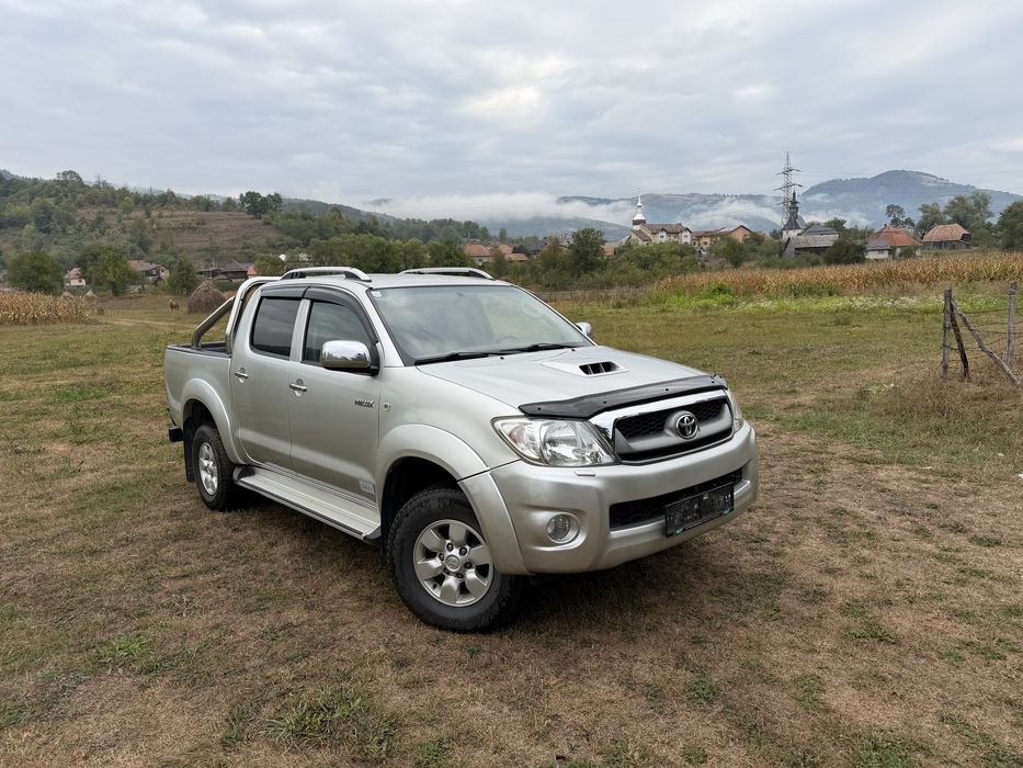Toyota hilux  2.5/ 144 cp