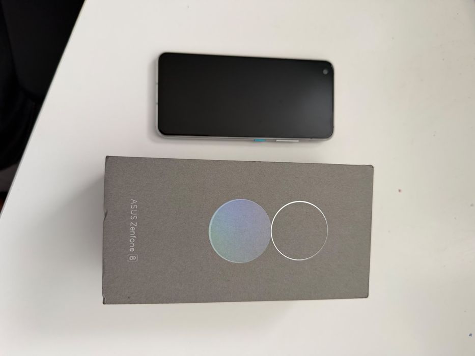 Telefon ASUS Zenfone 8 silver - 8gb RAM - 256 GB - 5G - DUAL SIM  - camera 12/64M