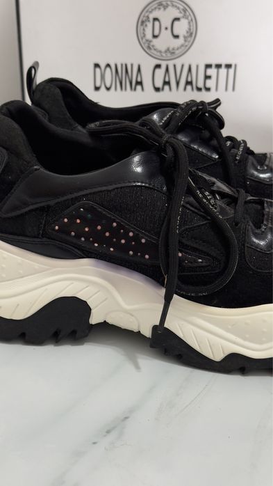 Кроссовки женские