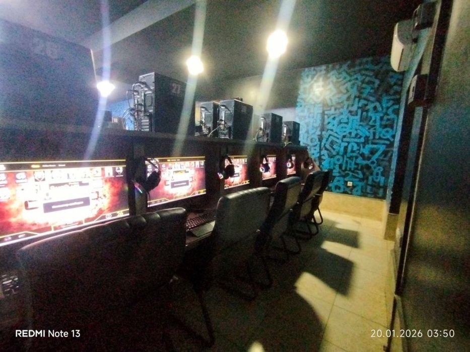 Игравой компютерлар 30 дона идеал холати мебел ва стул кушиб берилади