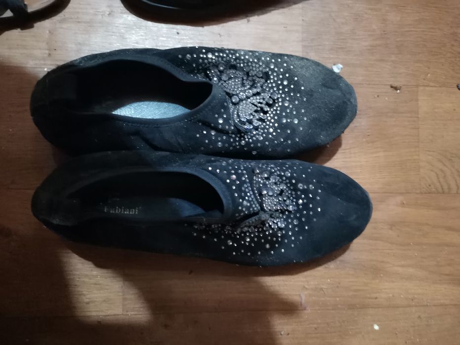 Продаётся женская обувь