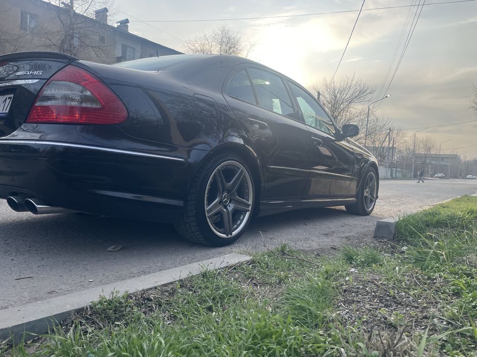 Mercedes-Bens 211 АMG 6.3