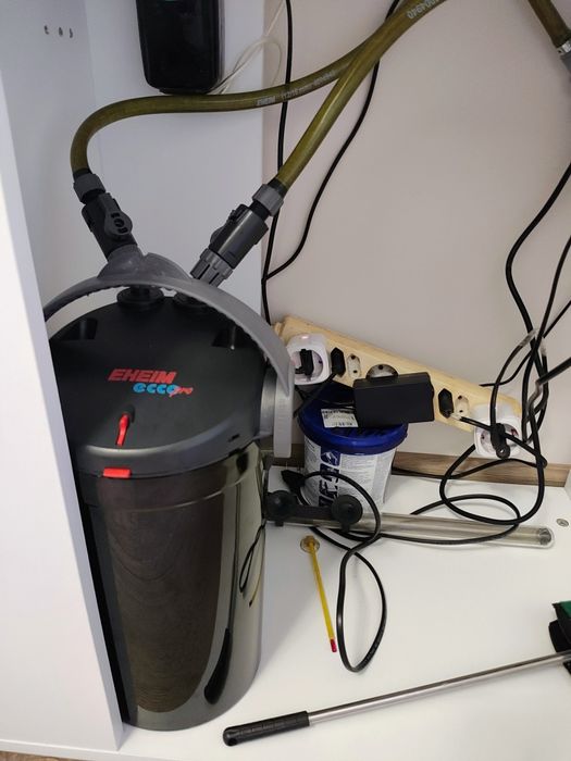 Аквариум eheim 240л с цялото оборудване и 9бр. Дискуси