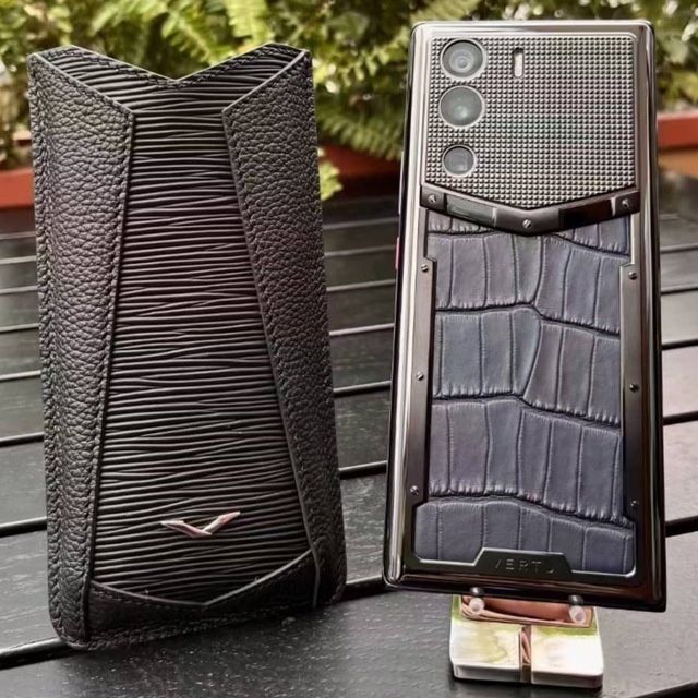 Ремонт сотовых Vertu толькл оригинал