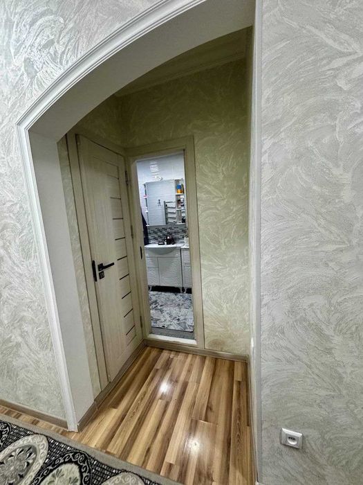 Продаётся 4-ком/4 /5 Юнусабад 14-квартал (с мебелью) (не торец).