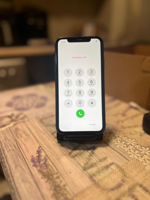 iPhone 11 spart  spate pentru Piese sau recarosare